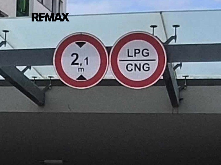 Pronájem garážového stání 15 m² - foto 5