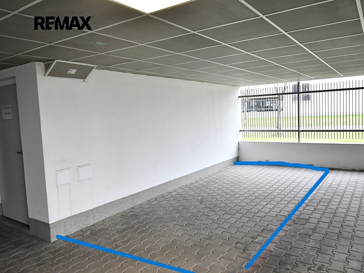 Pronájem garážového stání 13 m² - foto 4