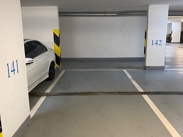 Pronájem garážového stání 15 m² - foto 2