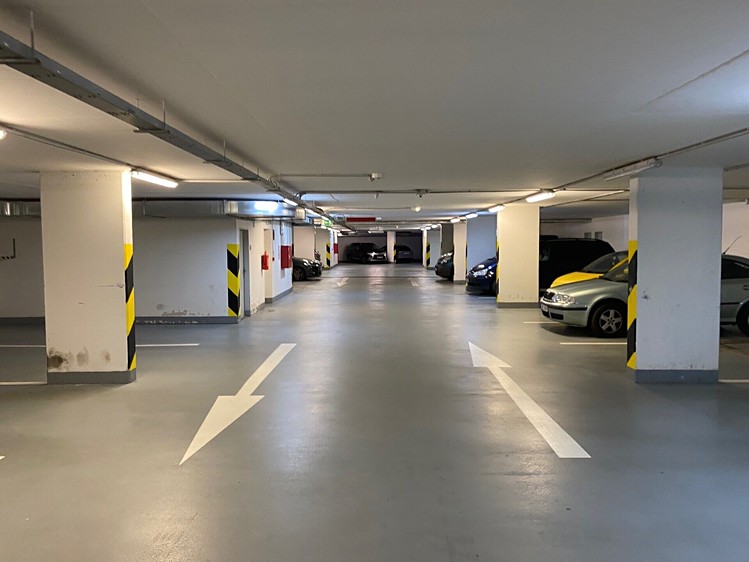 Pronájem garážového stání 15 m² - foto 3