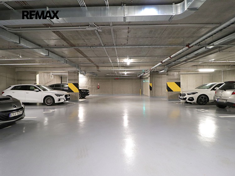 Pronájem garážového stání 13 m² - foto 3