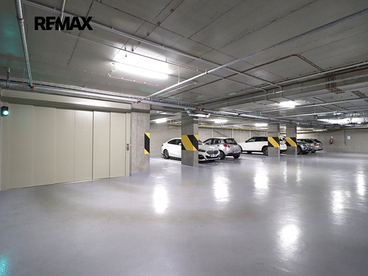 Pronájem garážového stání 13 m² - foto 5