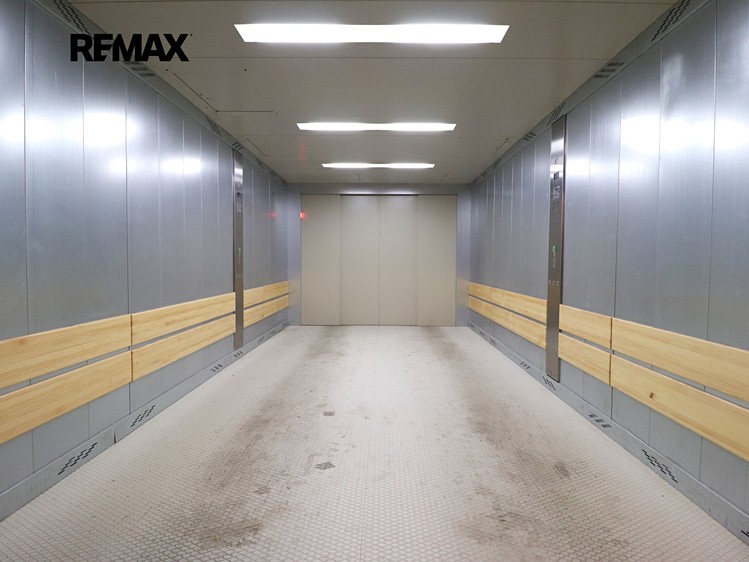 Pronájem garážového stání 13 m² - foto 6