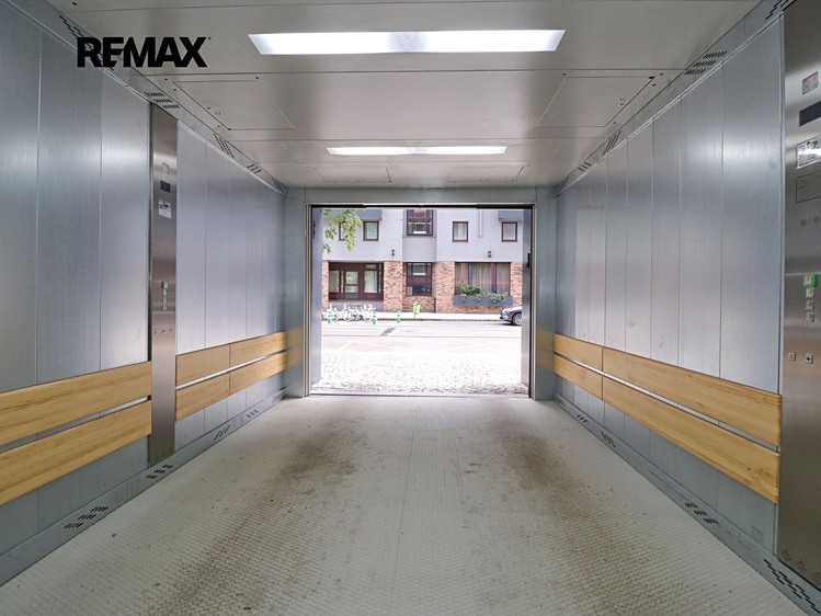 Pronájem garážového stání 13 m² - foto 7