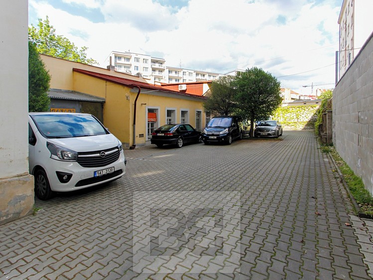 Pronájem garážového stání 15 m² - foto 7