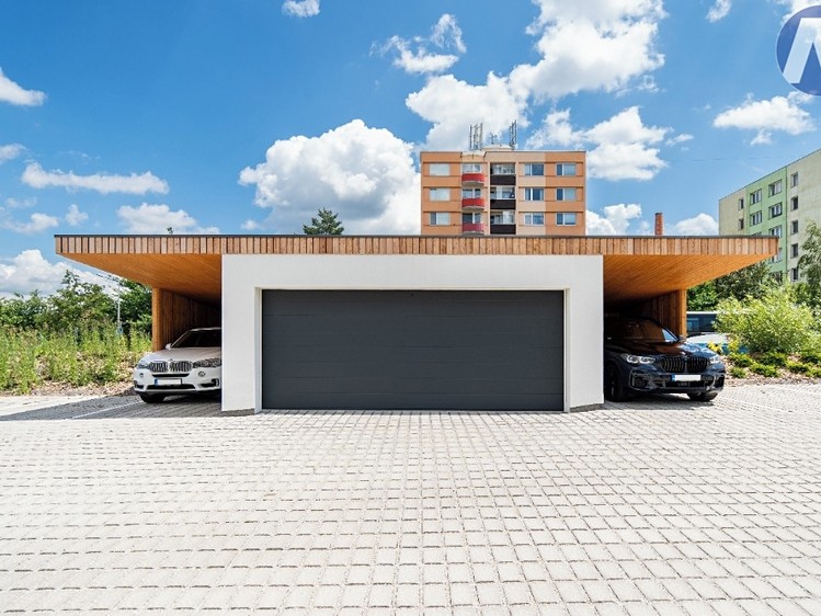Pronájem garáže 35 m² - foto 1