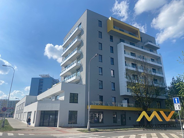 Pronájem garážového stání 12 m² - foto 6