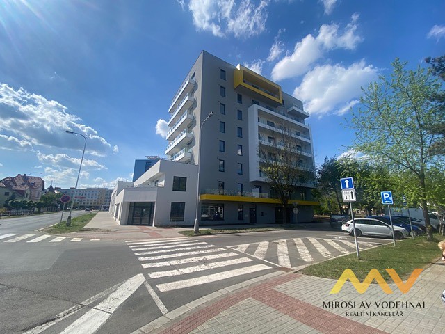 Pronájem garážového stání 12 m² - foto 5