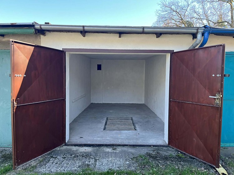 Pronájem garáže 18 m² - foto 1