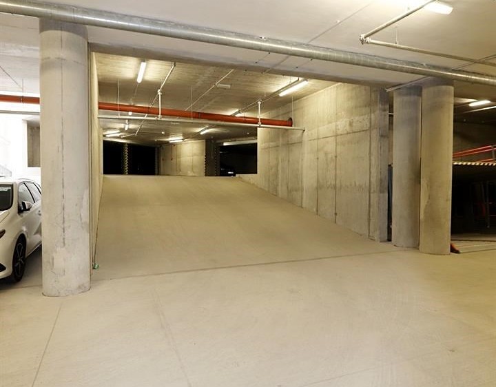 Pronájem garážového stání 10 m² - foto 4