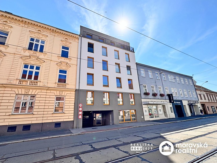 Pronájem garážového stání 18 m² - foto 3