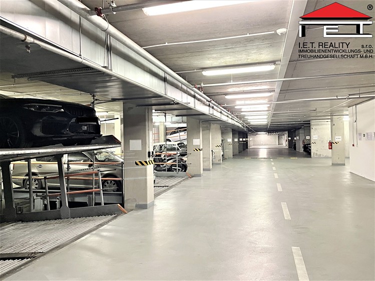Pronájem garážového stání 10 m² - foto 3