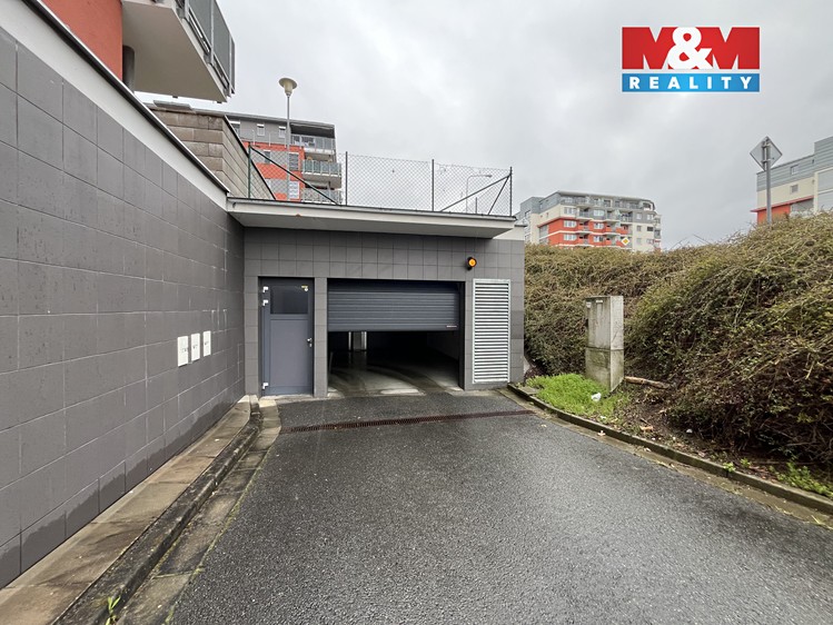 Pronájem garážového stání 14 m² - foto 2