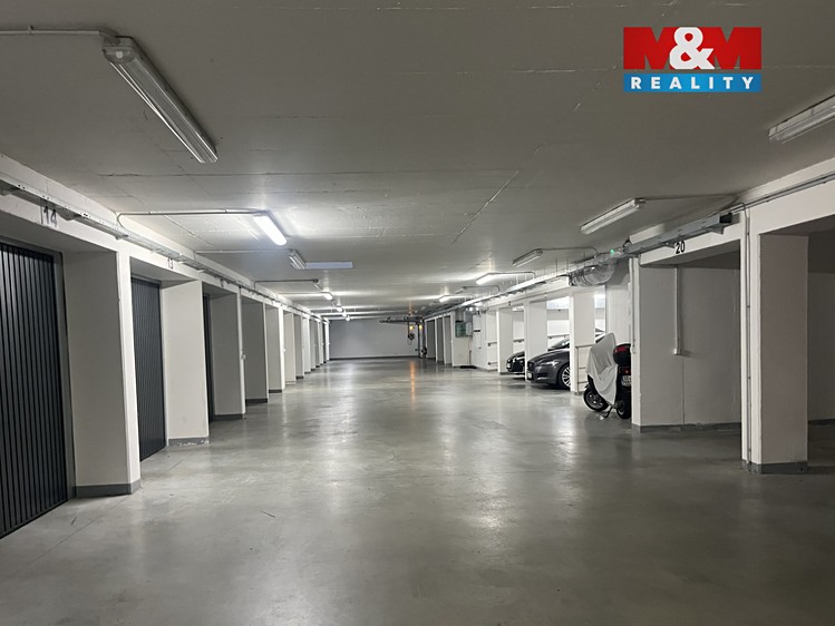 Pronájem garážového stání 14 m² - foto 5