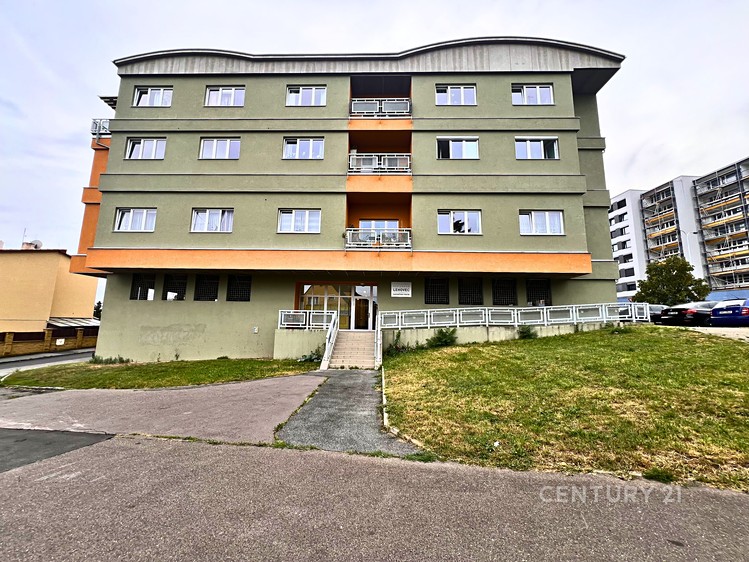 Pronájem garážového stání 15 m² - foto 4