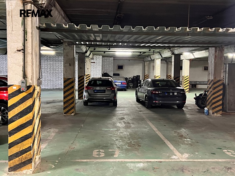 Pronájem garážového stání 18 m² - foto 3