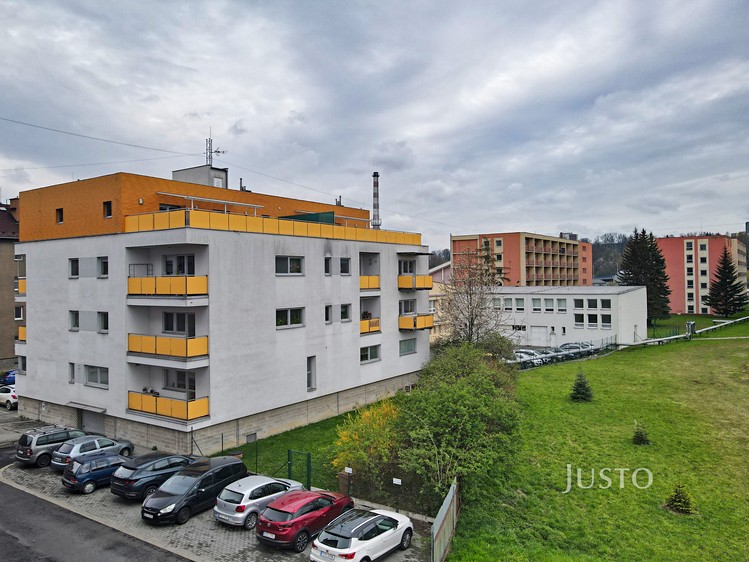Pronájem garážového stání 16 m² - foto 1