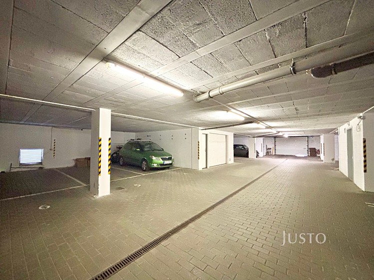 Pronájem garážového stání 16 m² - foto 4