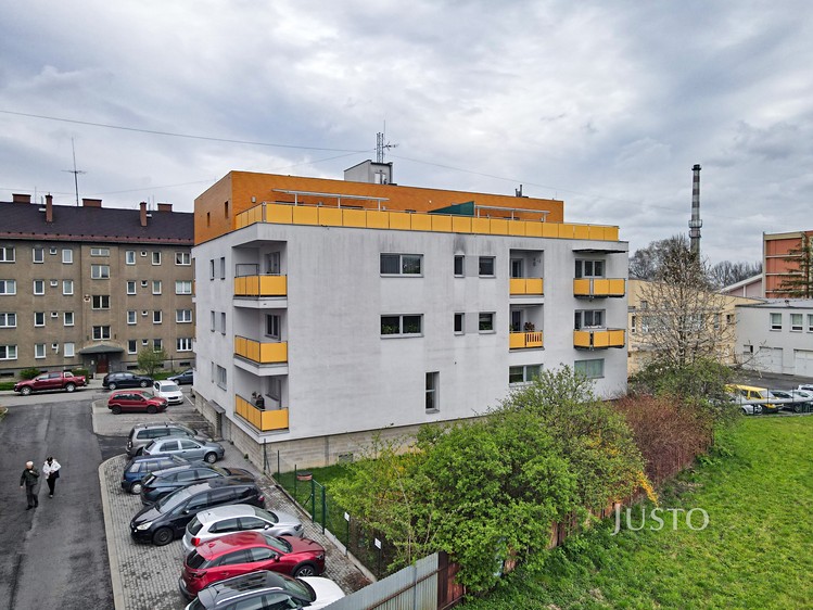 Pronájem garážového stání 16 m² - foto 2