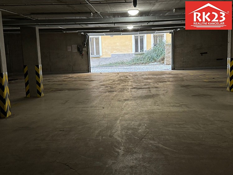 Pronájem garážového stání 17 m² - foto 4