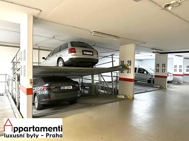 Pronájem garážového stání 13 m² - foto 4