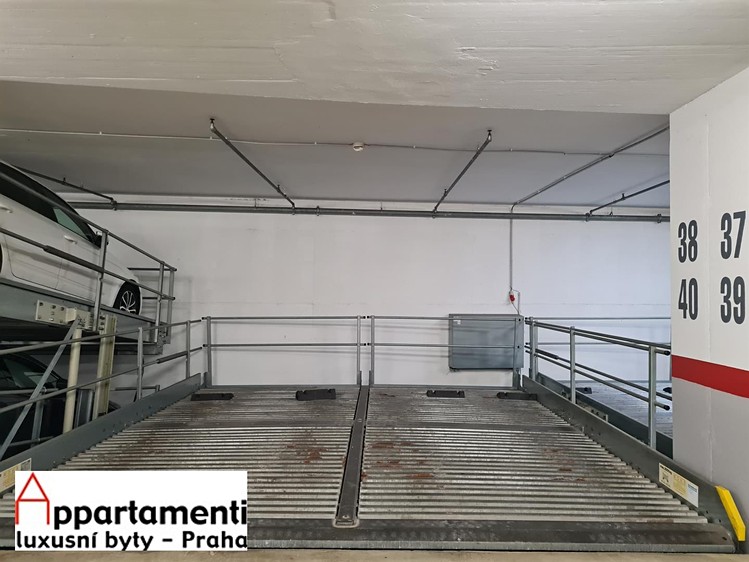 Pronájem garážového stání 13 m² - foto 7