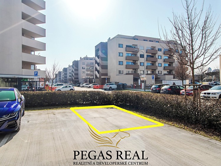 Pronájem garážového stání 13 m² - foto 2