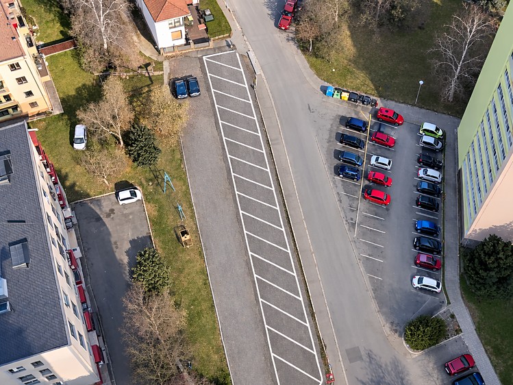 Pronájem garážového stání 13 m² - foto 2