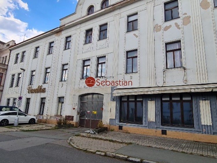 Pronájem garážového stání 10 m² - foto 3