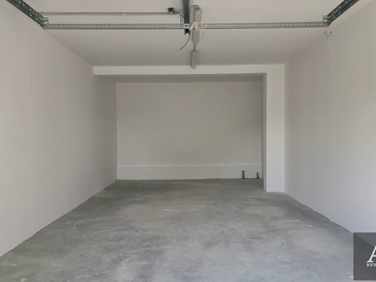 Pronájem garážového stání 43 m² - foto 3