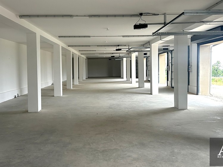 Pronájem garážového stání 43 m² - foto 2