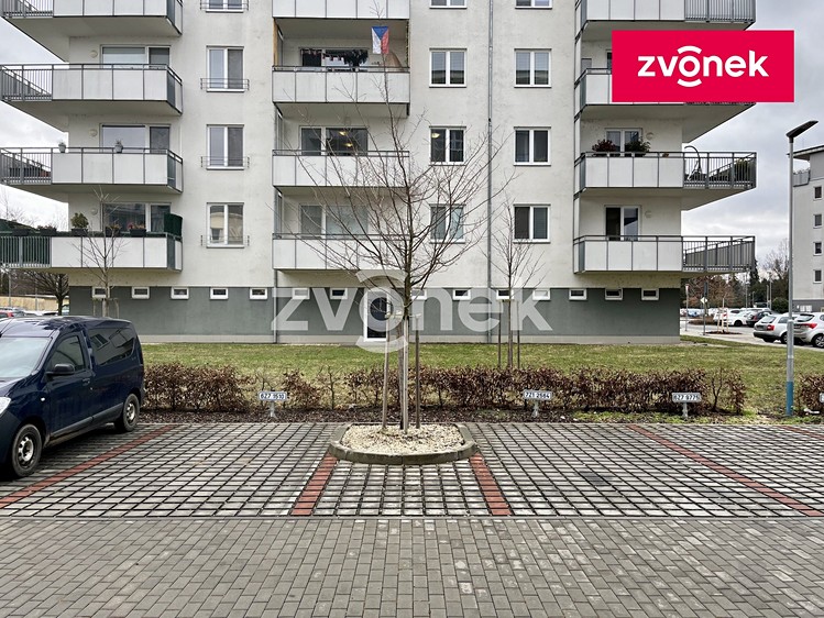 Pronájem garážového stání 14 m² - foto 1