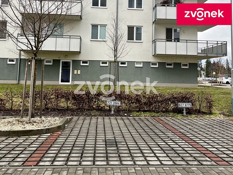 Pronájem garážového stání 14 m² - foto 2