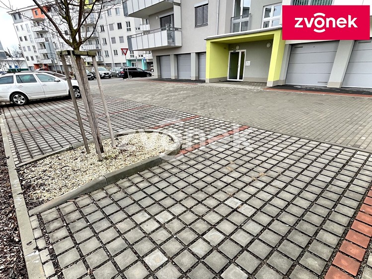 Pronájem garážového stání 14 m² - foto 1