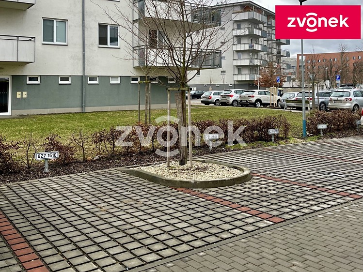 Pronájem garážového stání 14 m² - foto 2