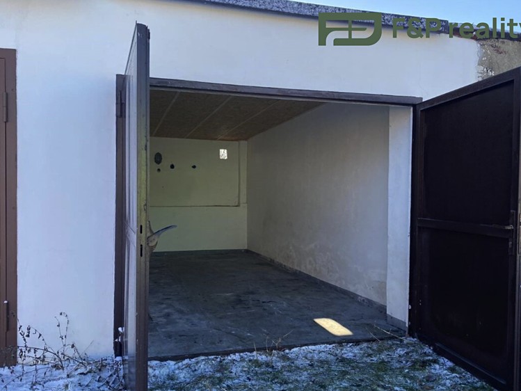 Pronájem garáže 18 m² - foto 1