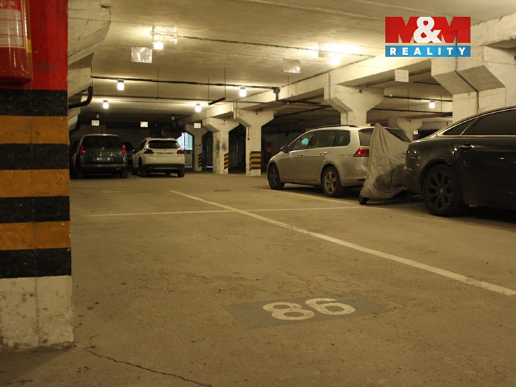 Pronájem garážového stání 12 m² - foto 2
