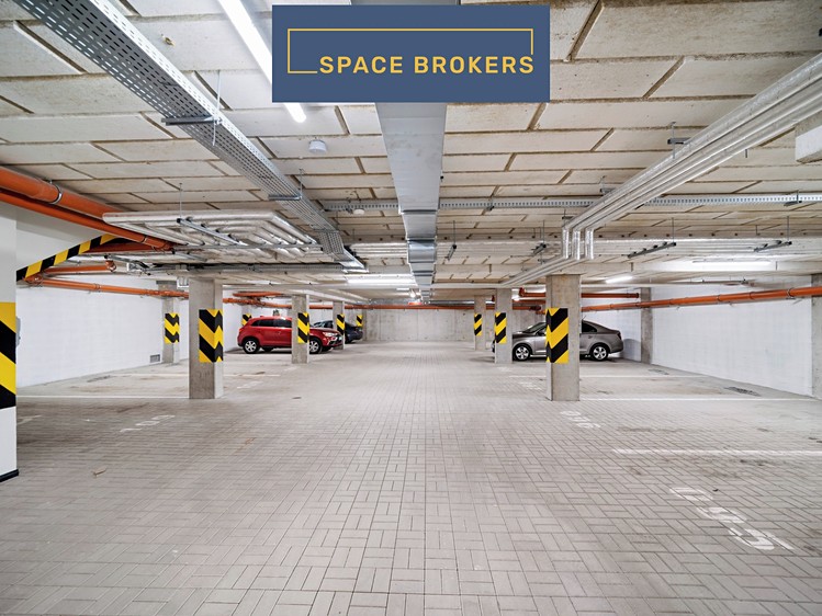 Pronájem garážového stání 15 m² - foto 1