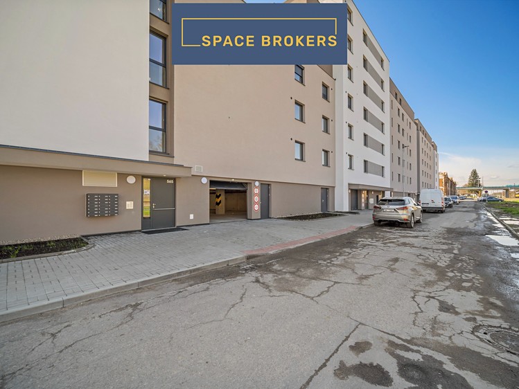 Pronájem garážového stání 15 m² - foto 2