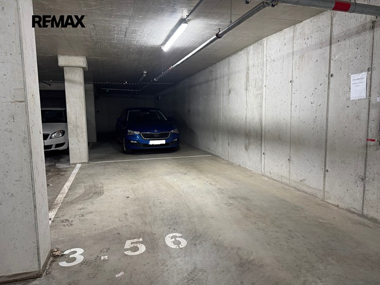 Pronájem garážového stání 17 m² - foto 2