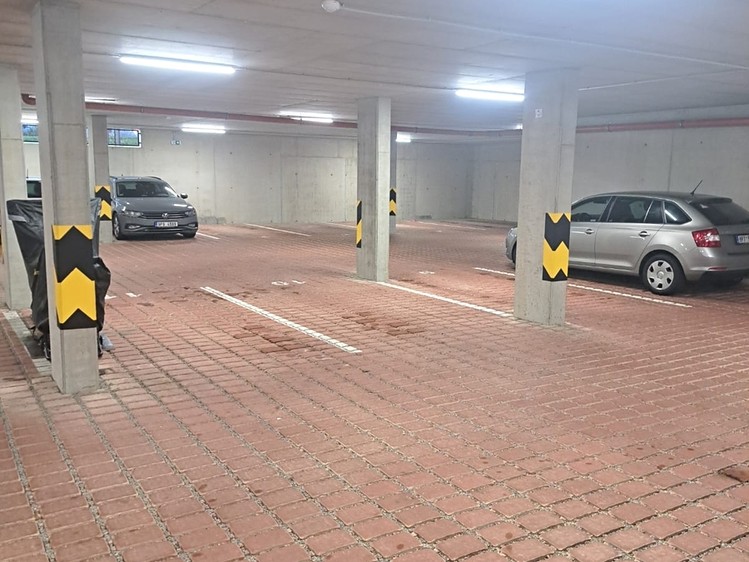 Pronájem garáže 12 m² - foto 2