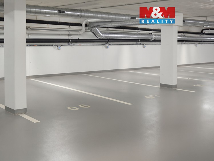 Pronájem garážového stání 13 m² - foto 1