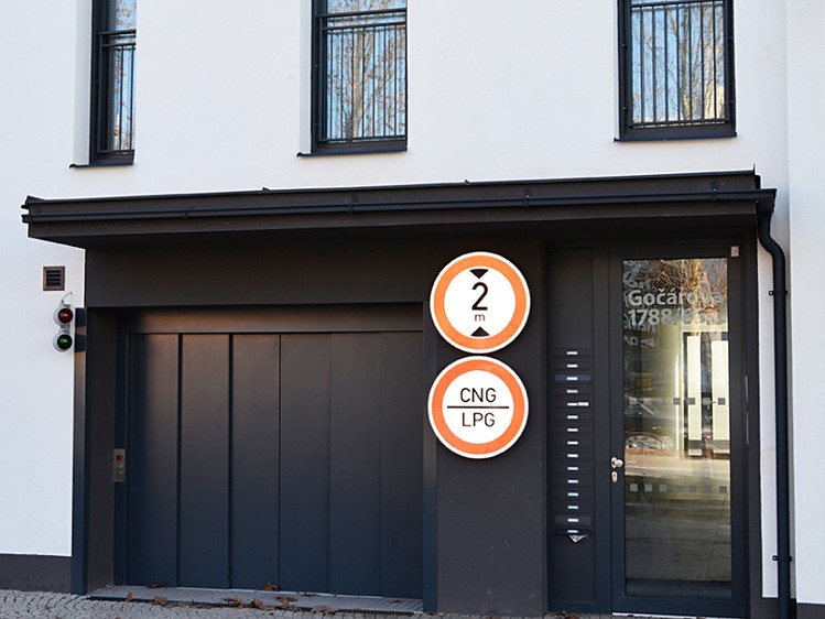 Pronájem garážového stání 13 m² - foto 3