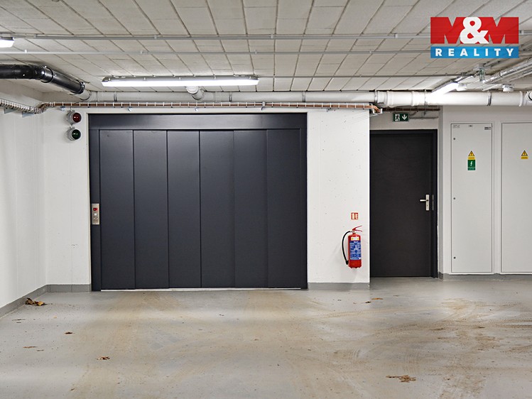 Pronájem garážového stání 13 m² - foto 7