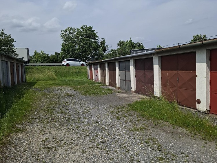 Pronájem garáže 19 m² - foto 1