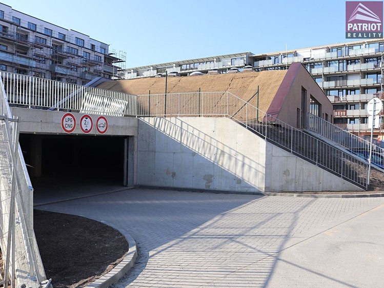 Pronájem garážového stání 13 m² - foto 4