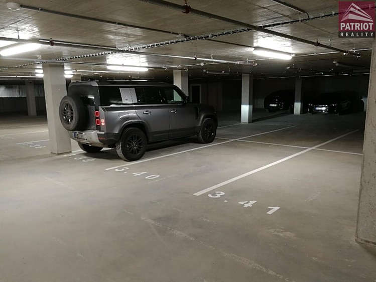Pronájem garážového stání 13 m² - foto 2