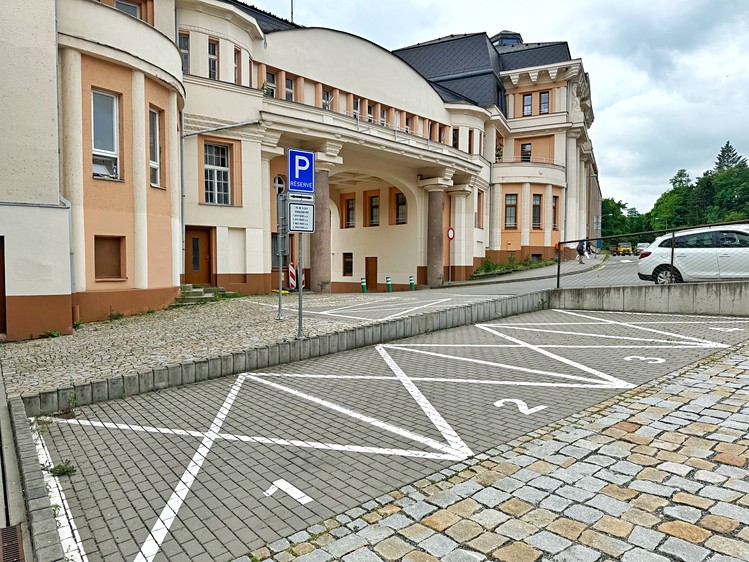 Pronájem garážového stání 13 m² - foto 2