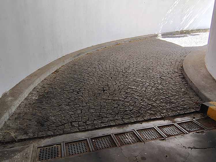 Pronájem garážového stání 11 m² - foto 3