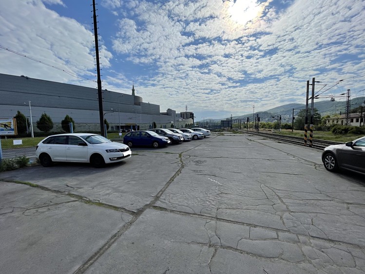 Pronájem garážového stání 12 m² - foto 2